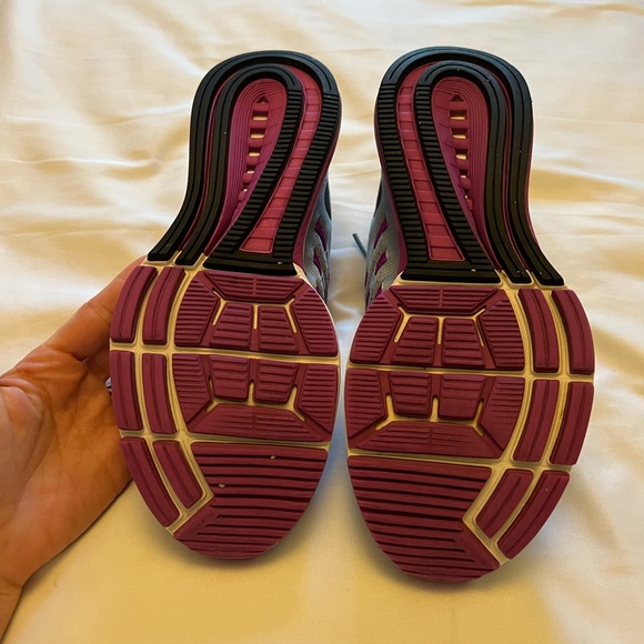 Nike Women Running Shoes - Picture 6 of 9